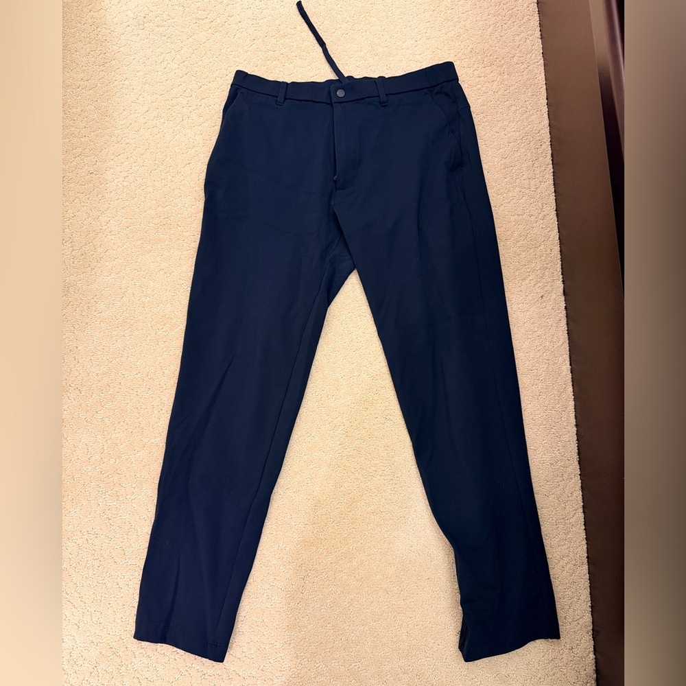 UNIQLO men’s navy casual dress pants size M